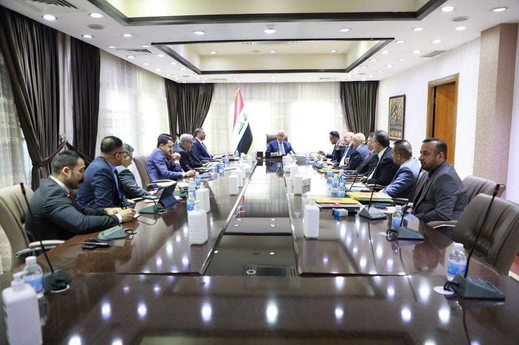وزير الصحة يترأس الاجتماع الاسبوعي لمركز الوزارة ودوائر الصحة في بغداد 