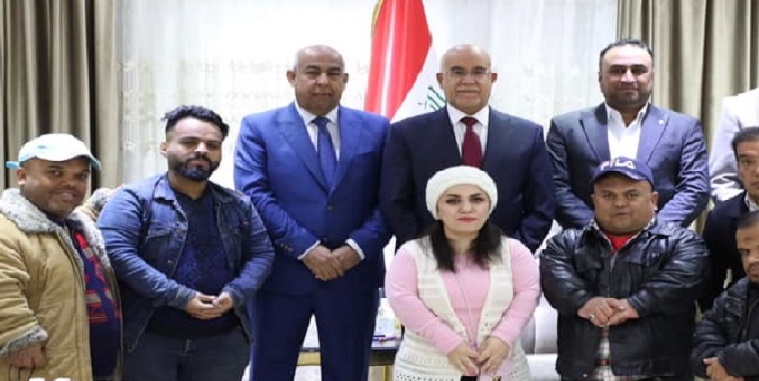 وزير الصحة يلتقي وفد اعضاء جمعية قصار القامة في العراق