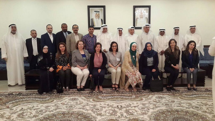 وفد دائرة الصحة العامة يشارك في التدريب الميداني للمدربين الرئيسين في مجال طب الاسرة بدولة الكويت 